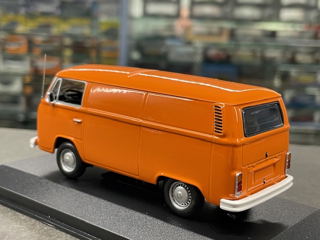 Volkswagen T2, 1:43 Maxichamps - Image 2