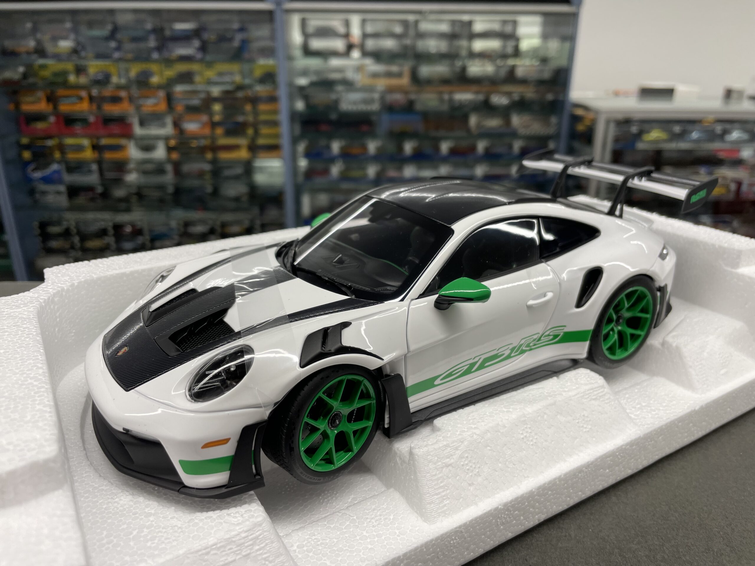 Porsche 911 GT3 RS, 1:18 Norev - Image 2