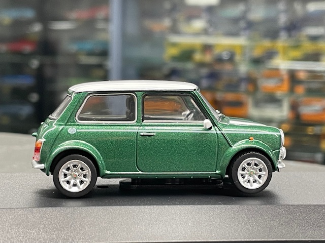 Mini Cooper 1.3i, 1:43 Solido - Image 3