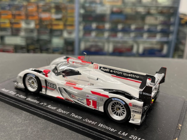 Audi R18, 1:43 Spark - Image 2