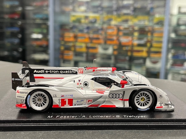 Audi R18, 1:43 Spark - Image 3