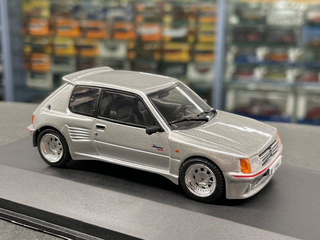 Peugeot 205 Dimma, 1:43 Solido - Image 3