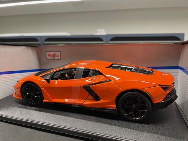 Lamborghini Revuelto, 1:18 Maisto - Image 3