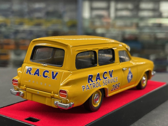 Holden EJ panel van, 1:43 Trax - Image 2