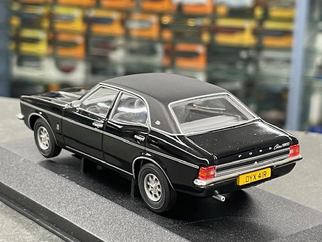 Ford Cortina 2000E, 1:43 Vanguards - Image 2