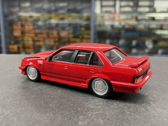 Holden VH Commodore, 1:43 Dinkum - Image 2