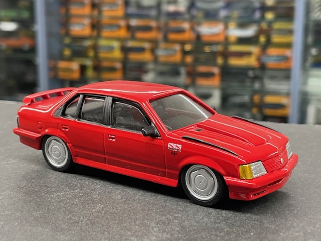 Holden VH Commodore, 1:43 Dinkum - Image 3