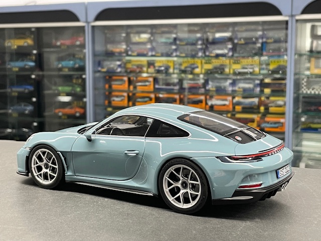 Porsche 992 S/T, 1:18 Norev - Image 2