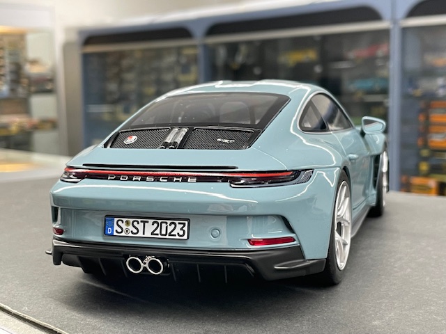 Porsche 992 S/T, 1:18 Norev - Image 3