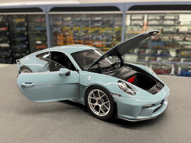 Porsche 992 S/T, 1:18 Norev - Image 4