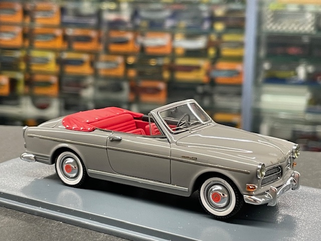 Volvo Amazon, 1:43 NEO - Image 3