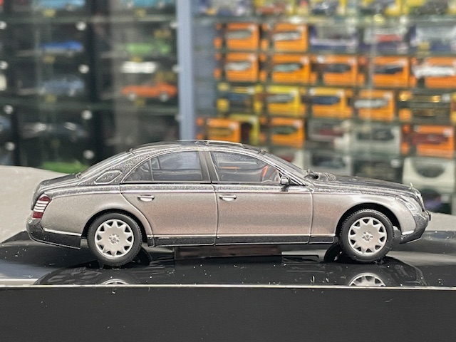 Maybach 57, 1:43 Autoart - Image 3
